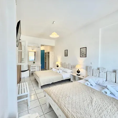 Stella's Place, Vlichada *