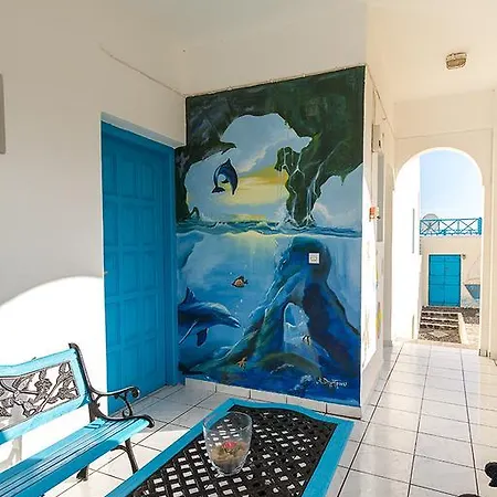 Stella's Place, Vlichada Vlychada